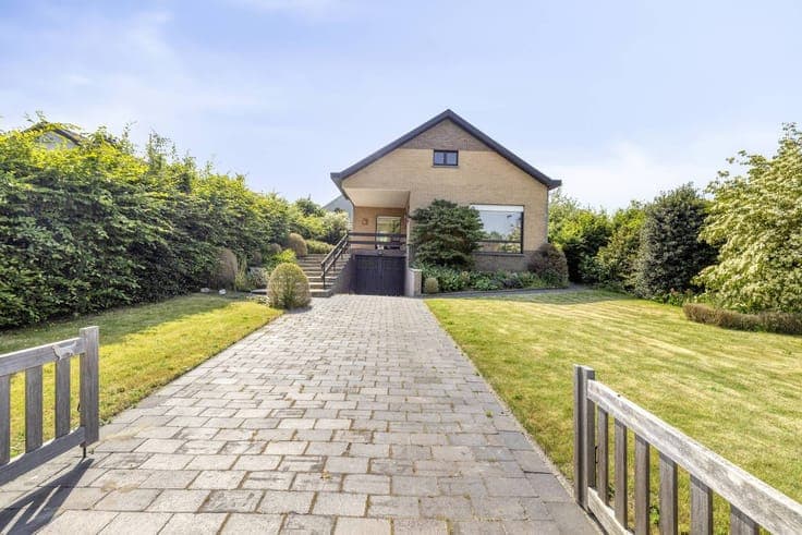Characterful home in the center of Aalter with lots of poten