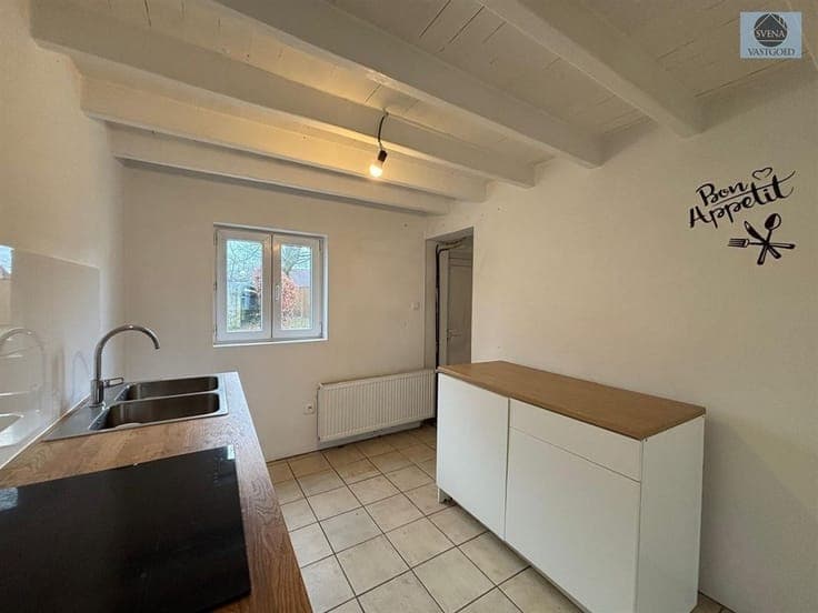 RUSTIC 3-BEDROOM HOME IN EVERBEEK