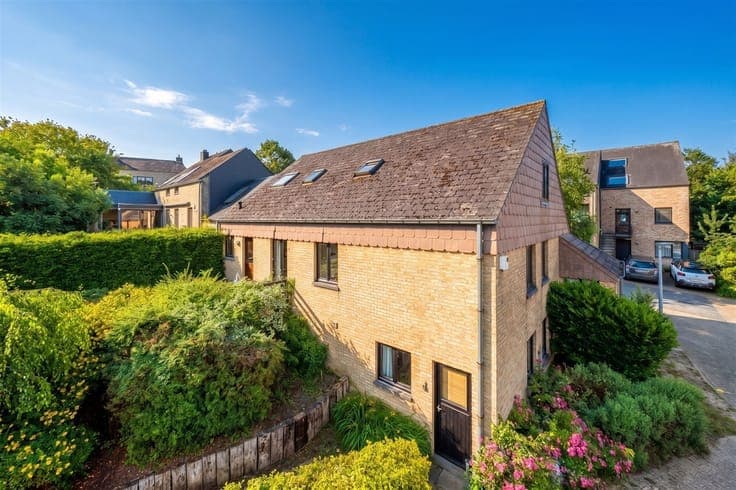 Belle maison ds quartier résidentiel topissime !
