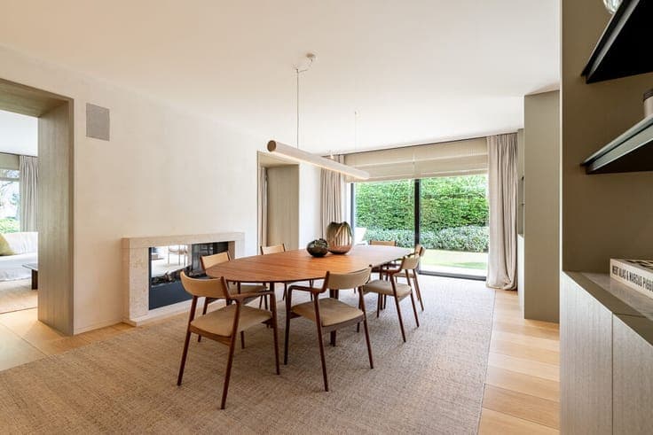 Stunning recently built contemporary villa with timeless fin