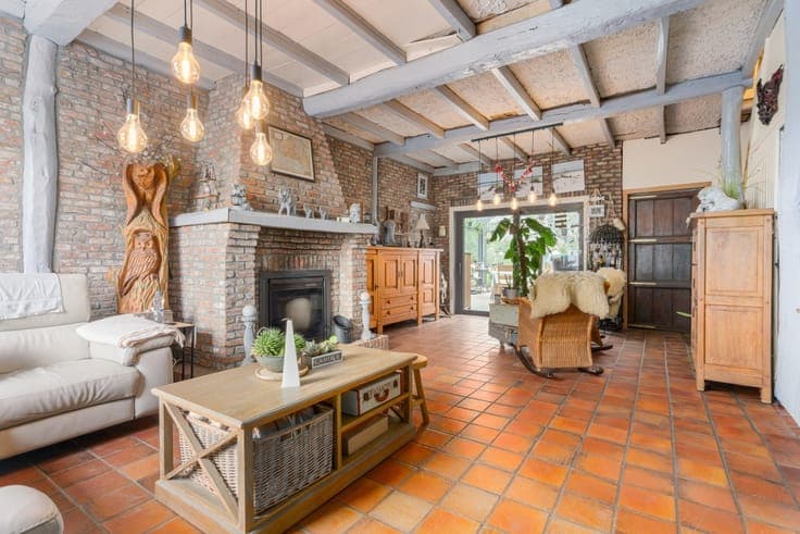 Charming home with 4 to 5 bedrooms on a green plot