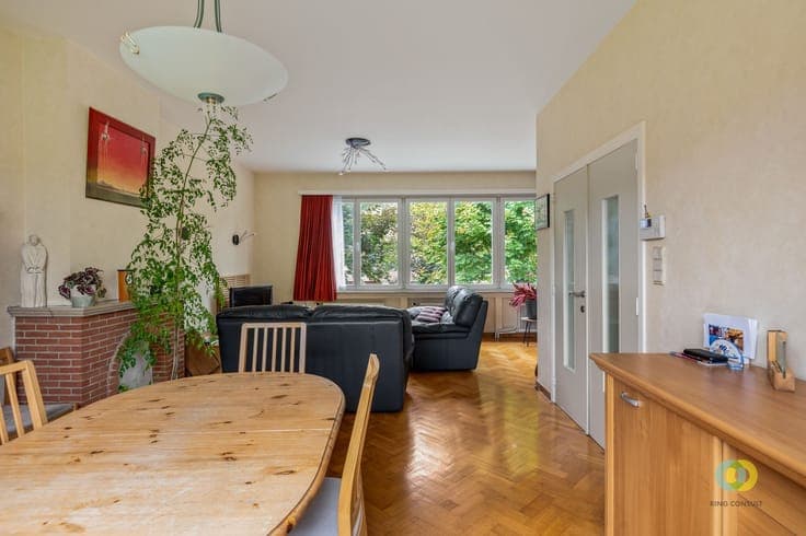 Instapklare bel-etage met 3 slaapkamers, tuin, garage en EPC