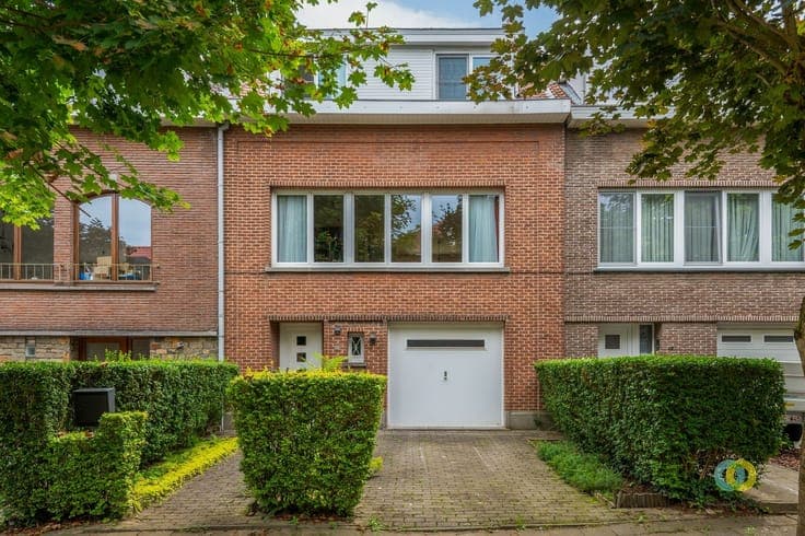 Instapklare bel-etage met 3 slaapkamers, tuin, garage en EPC