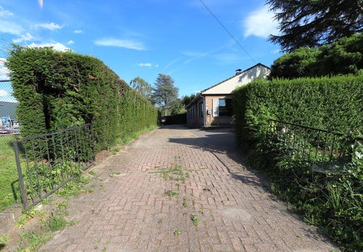 Charmante gelijkvloerse open bebouwing met 3 slaapkamers ...