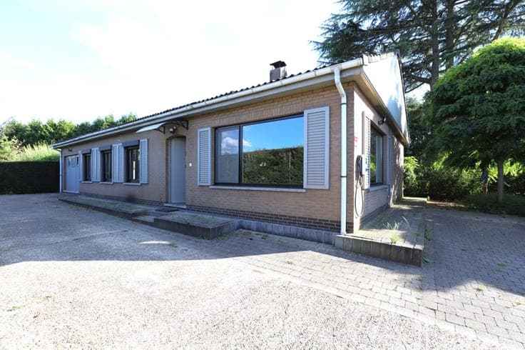 Charmante gelijkvloerse open bebouwing met 3 slaapkamers ...