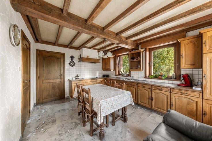 Unieke hoeve op 4500 m² in alle rust te Torhout