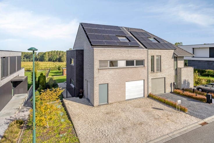 House in Roosdaal