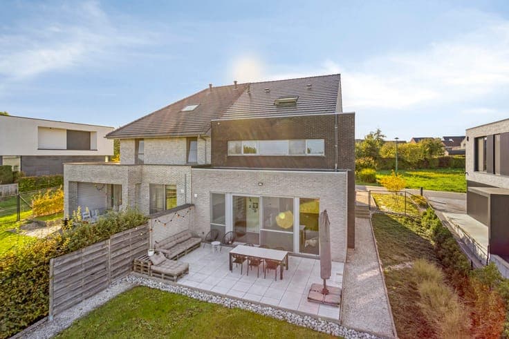 House in Roosdaal