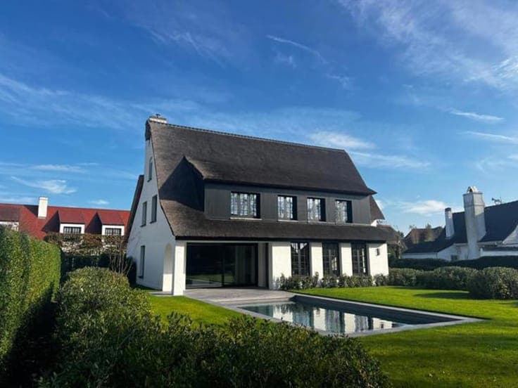Villa for sale Knokke Zoute Vauxelles pool garden