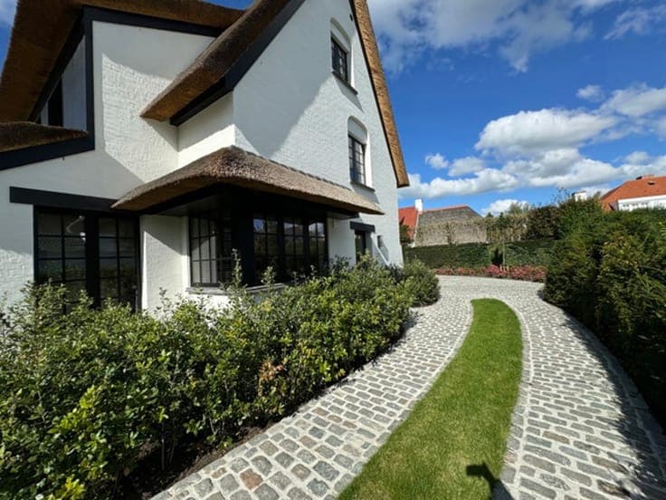 Villa for sale Knokke Zoute Vauxelles pool garden