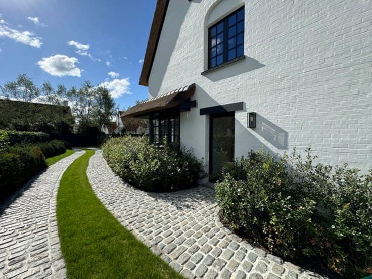 Villa for sale Knokke Zoute Vauxelles pool garden