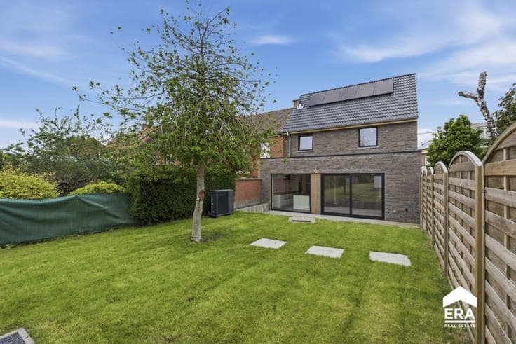 For sale — new-build home with garden in Rumbeke