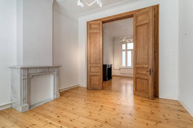 Authentic 4-bedroom townhouse in the heart of Roeselare
