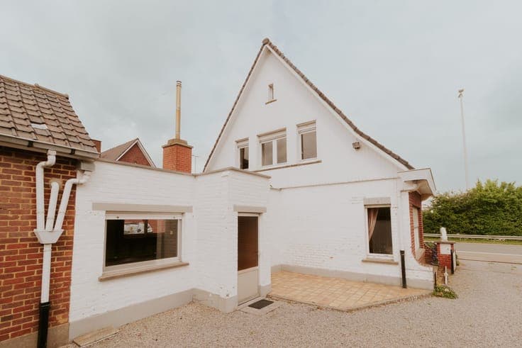 MOOIE KANS, RUIME GEZINSWONING vraagt een moderne UPDATE
