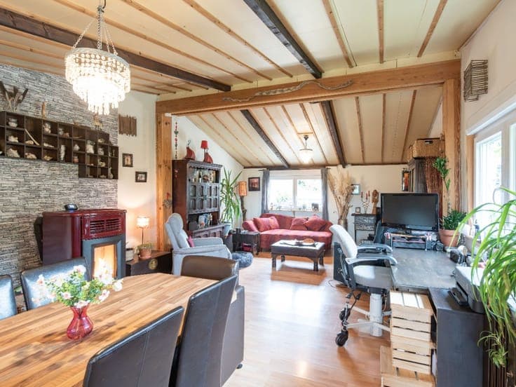 Renovated Chalet with a View in Yvoir