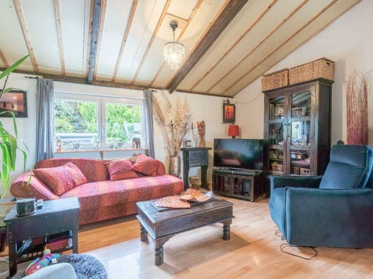 Renovated Chalet with a View in Yvoir