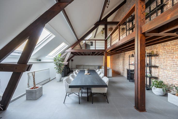 Renovated villa on a beautiful plot of 1.013 m²