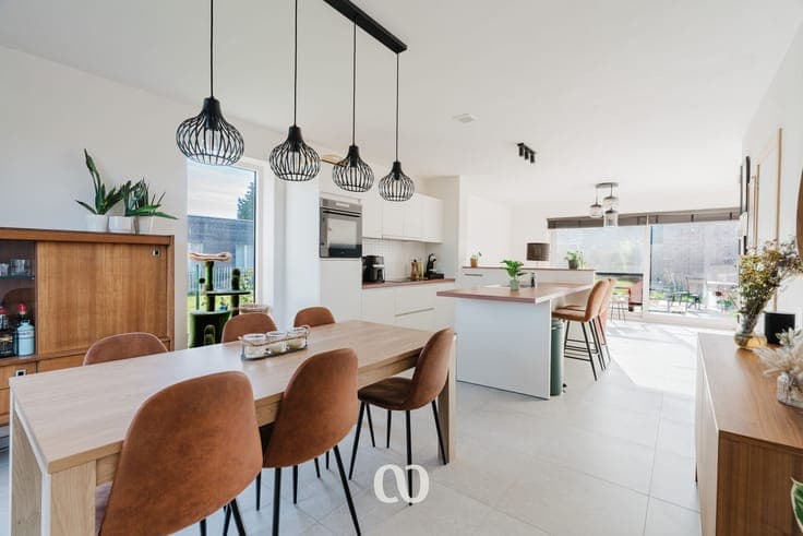 Modern energy-efficient house with 3 bedrooms