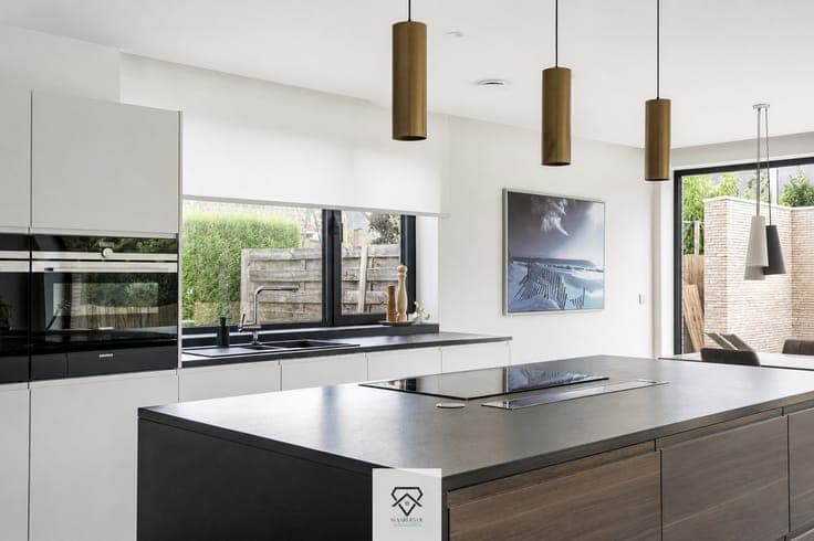 Moderne bungalow met EPC A en ruime kelder in Mariakerke