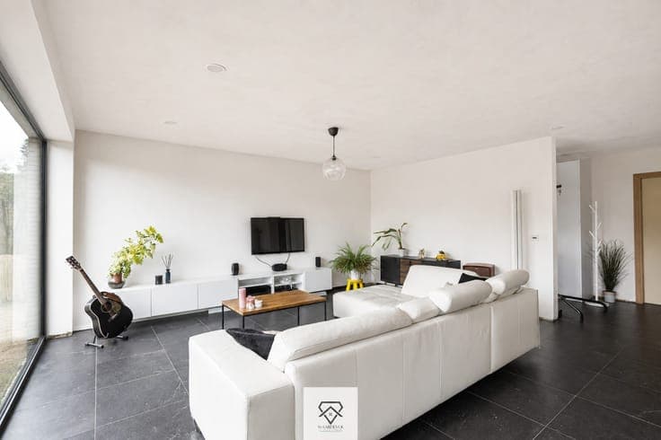 Moderne bungalow met EPC A en ruime kelder in Mariakerke