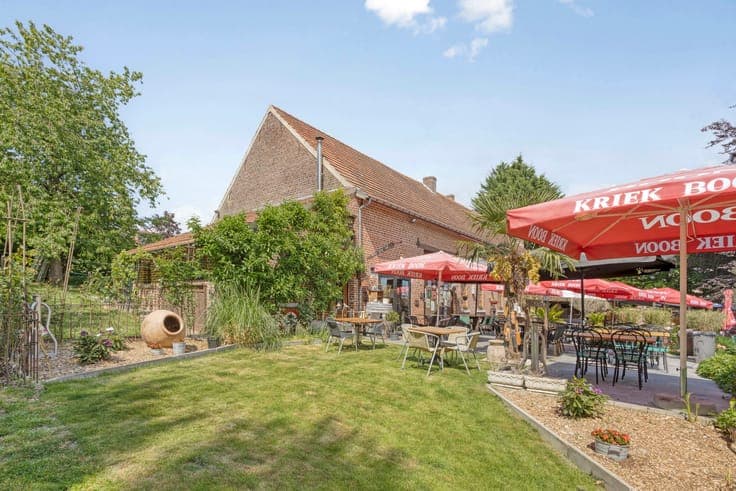 House in Sint-Pieters-Leeuw