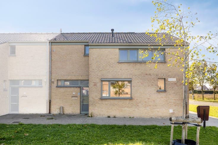 Contemporary, sustainable and ready-to-move living in Poperi