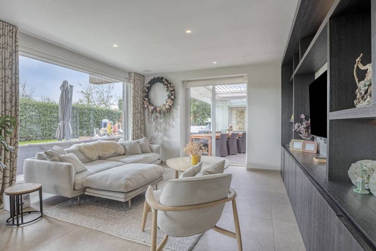 Exclusive 4 bedroom villa with swimming pool in Koksijde