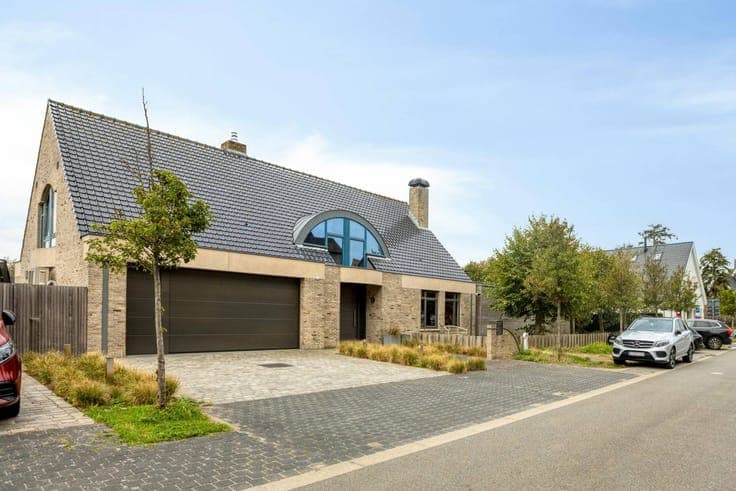 Exclusive 4 bedroom villa with swimming pool in Koksijde