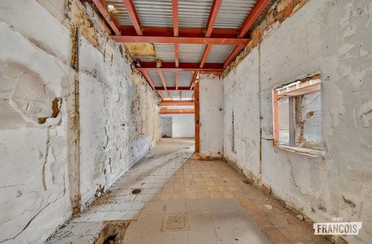 Approved renovation project in a charming 17th-century mans…