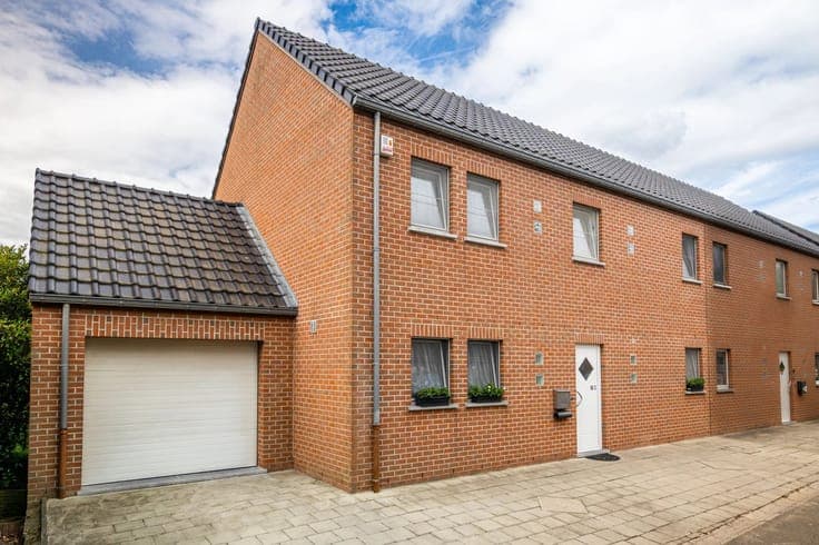 Sale - House Mons - 340,000 €