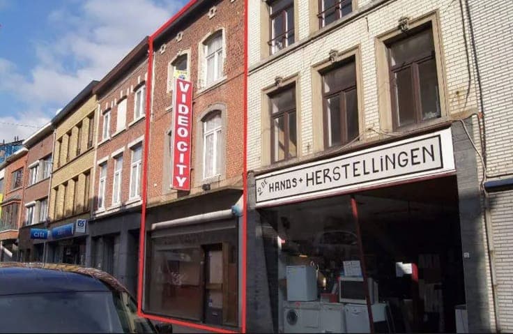 Residence + commercial space located in the city center