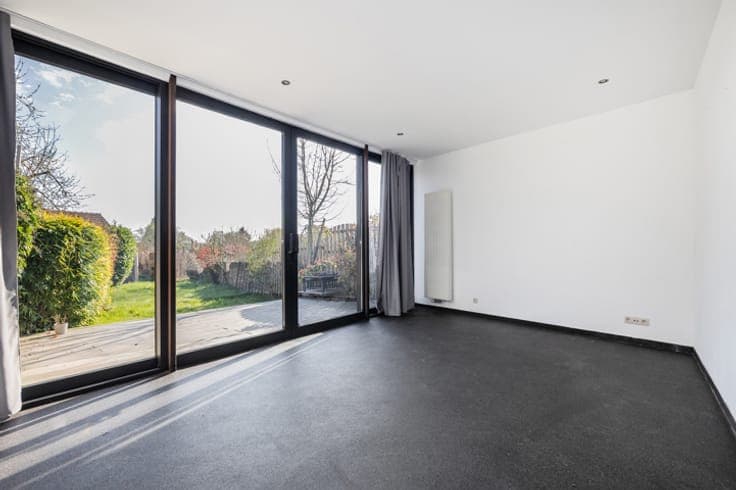 Bright family home with 4 bedrooms and terrace