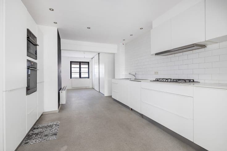 Bright family home with 4 bedrooms and terrace