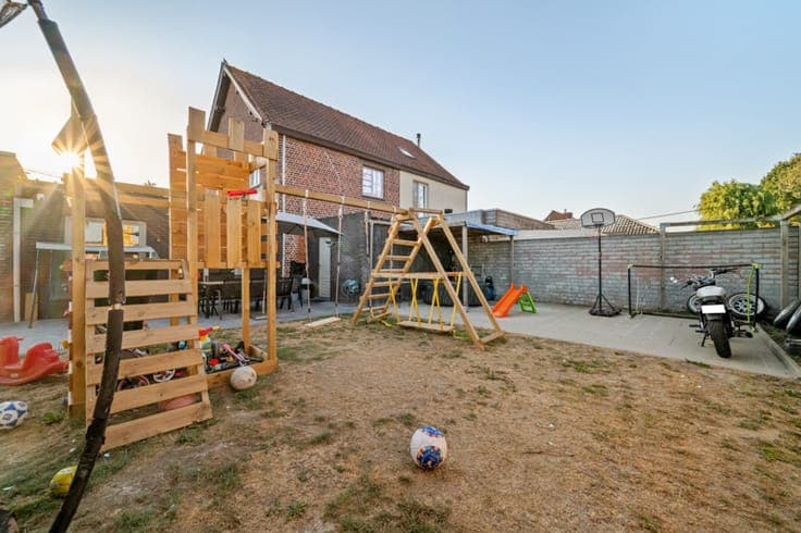 Bright family home with garden for sale in Roeselare