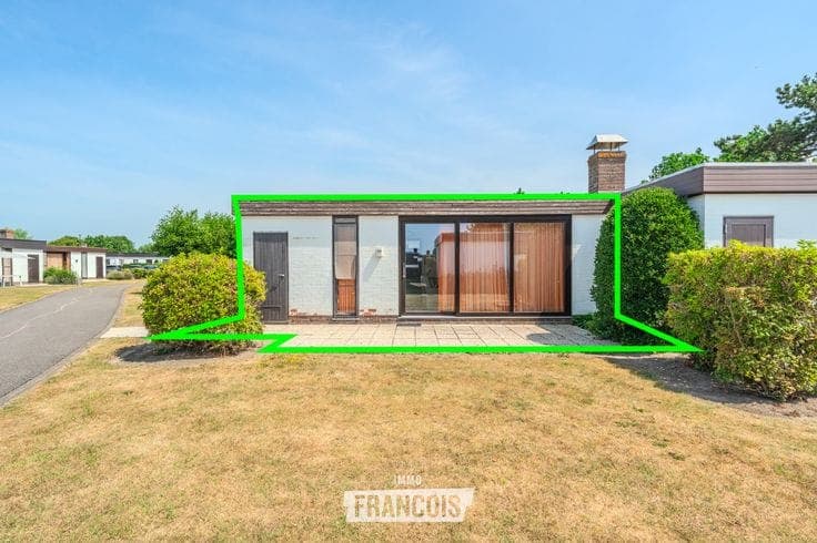 Holiday home with 2 bedrooms, private parking space and sun…