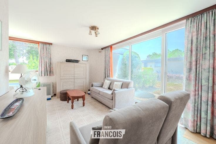 Holiday home with 2 bedrooms, private parking space and sun…