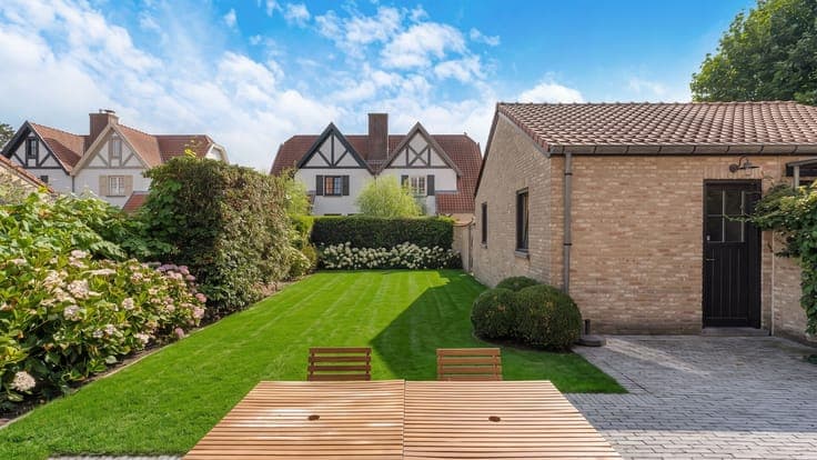 Spacious semi-detached home with sunny garden in a quiet loc