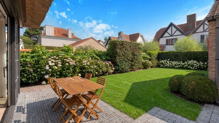 Spacious semi-detached home with sunny garden in a quiet loc