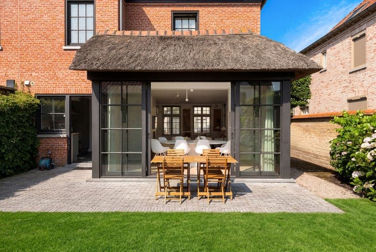 Spacious semi-detached home with sunny garden in a quiet loc