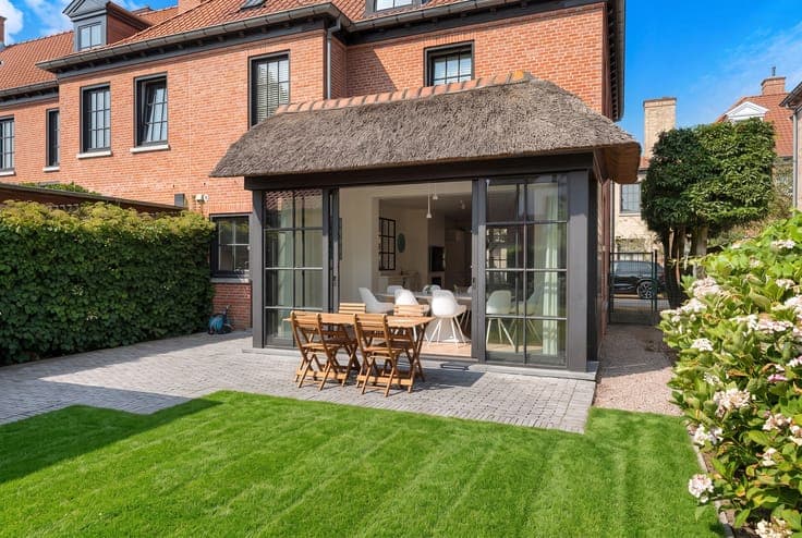 Spacious semi-detached home with sunny garden in a quiet loc