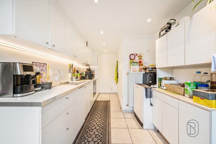 Spacious 6-bedroom house with garage and garden in Wielsbeke