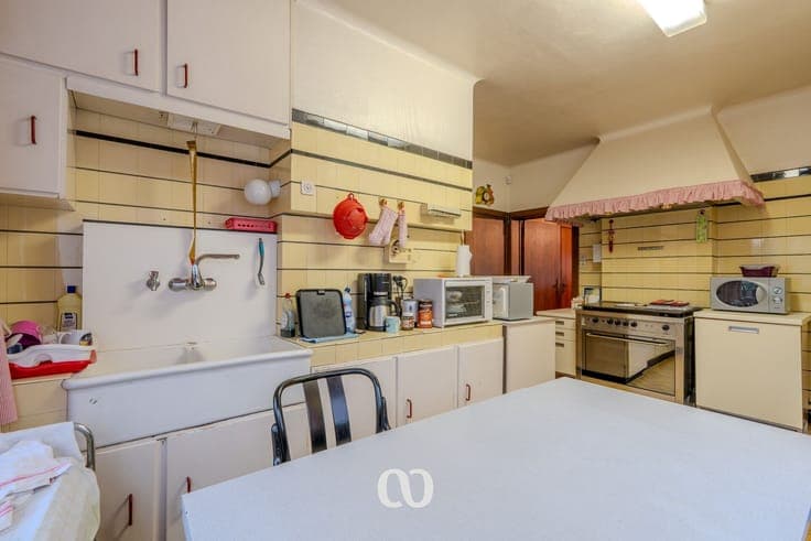 Very large and characterful house in art-deco style with num