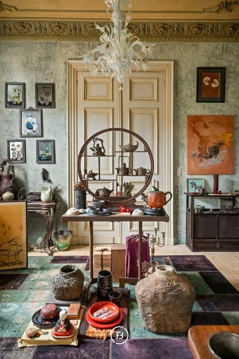 Iconic townhouse with commercial space