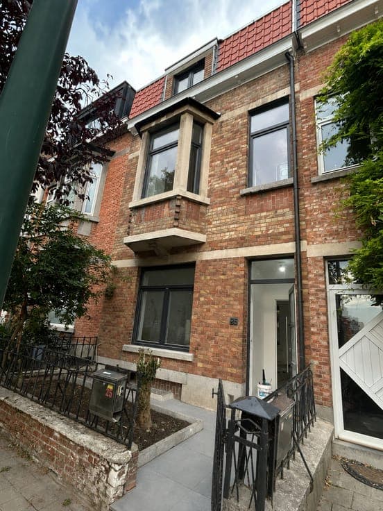 FULLY RENOVATED 180 M²– 4/5 BEDROOMS,2showerTERRACE & GARDEN