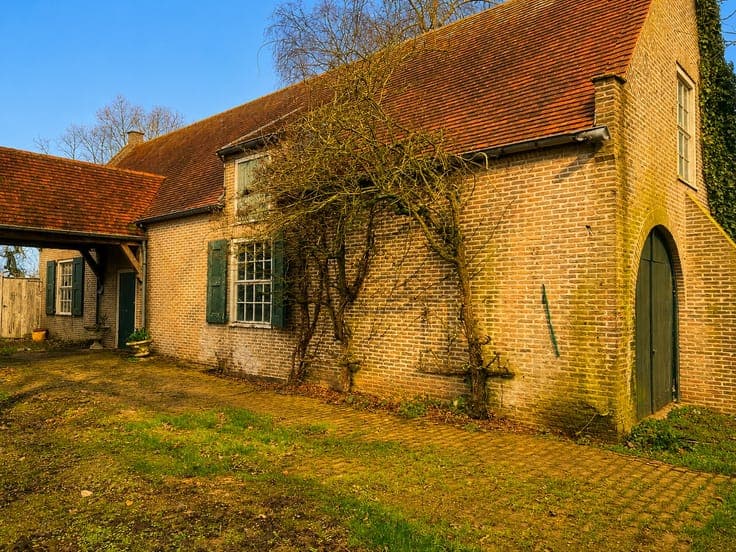Exclusieve villa met notariële geschiedenis op een percee...