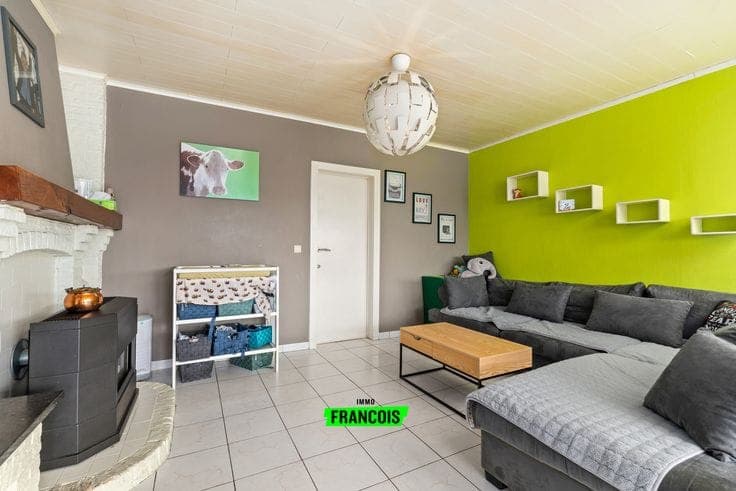 Move-in ready family home with garden, garage and EPC C in …