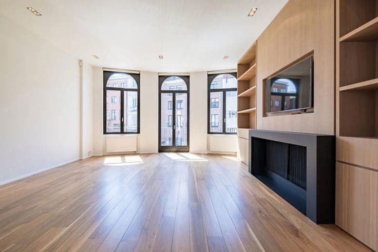 Square Du Bois - Contemporary Master House