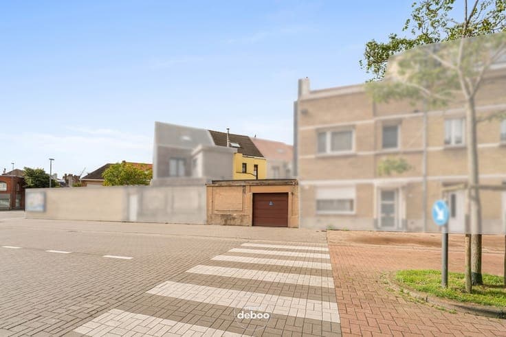 Verzorgde rijwoning met ruime garage