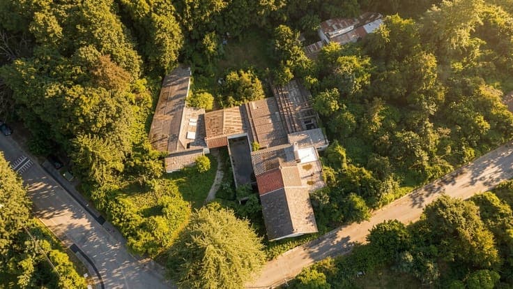 Mixed building