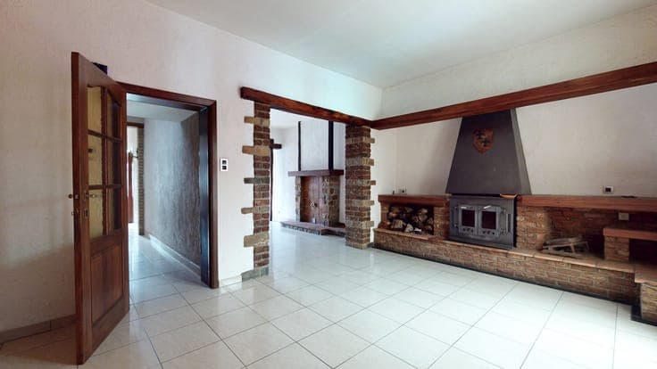 Belle maison 4 chambres, bureau et beau jardin.